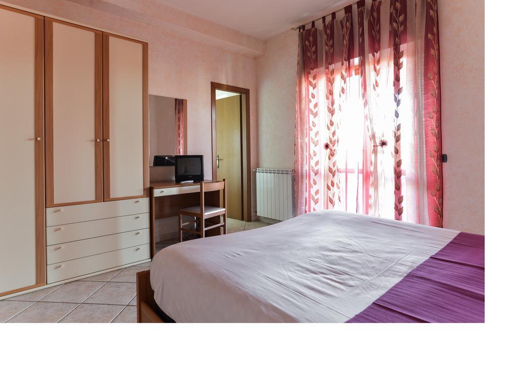 Villa La Mola Di Campagnano à Campagnano Di Roma Chambre photo