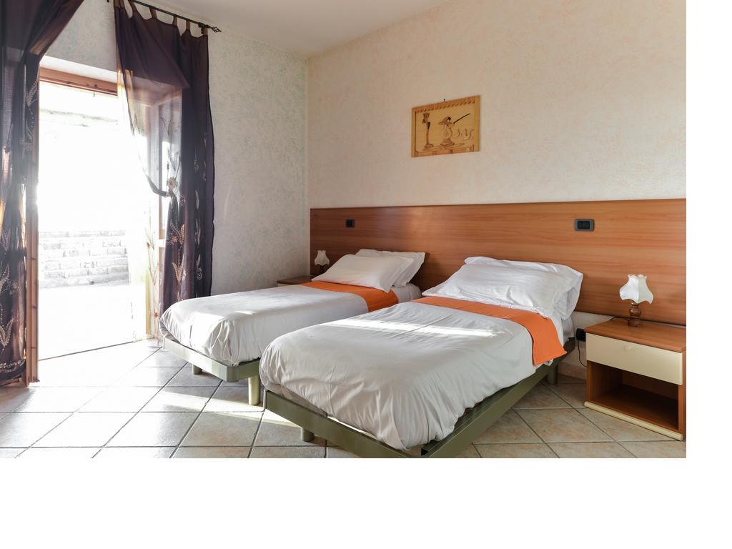 Villa La Mola Di Campagnano à Campagnano Di Roma Chambre photo